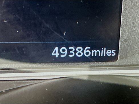 Used 2025 Nissan Versa SV FWD image 19