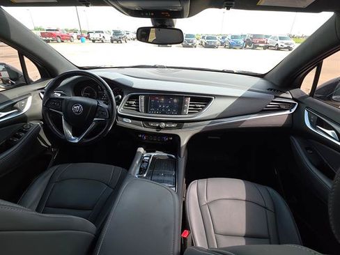 Used 2023 Buick Enclave Essence FWD image 10