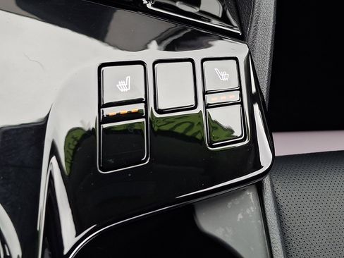 Used 2024 Kia Sportage EX image 15