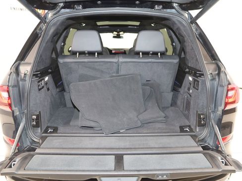 Used 2019 BMW X7 xDrive50i w/ M Sport Package AWD/4WD image 55