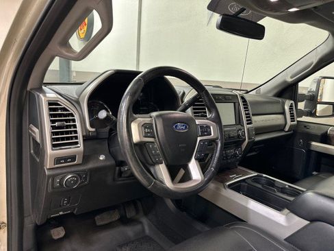 Used 2017 Ford F250 Lariat w/ Chrome Package image 19