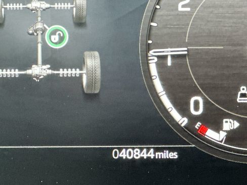 Used 2025 Land Rover Defender 110 S AWD/4WD image 15