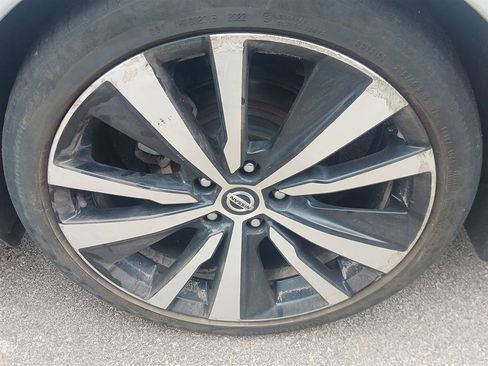 Used 2020 Nissan Altima 2.5 SR w/ Premium Package FWD image 24