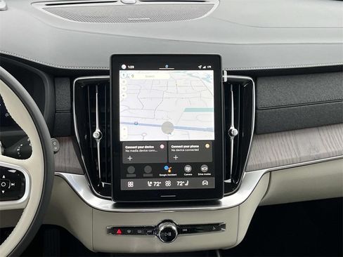 Certified 2026 Volvo XC90 B6 Ultra AWD/4WD image 16