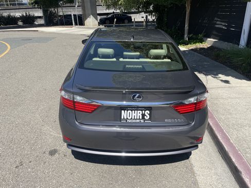 Used 2015 Lexus ES 300h w/ Navigation System Package FWD image 18