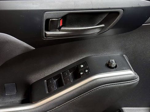 Certified 2023 Toyota Highlander LE image 11