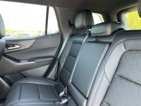 New 2026 Chevrolet Equinox LT w/ Convenience Package II AWD/4WD image 18