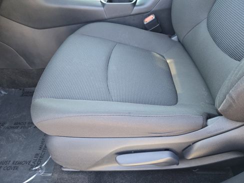 Used 2024 Toyota RAV4 LE AWD/4WD image 15