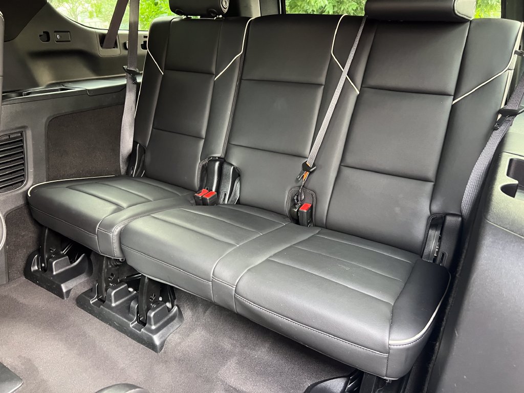 Used 2024 Cadillac Escalade ESV Sport AWD/4WD image 17