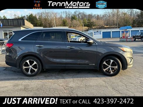 Used 2016 Kia Sorento EX image 4