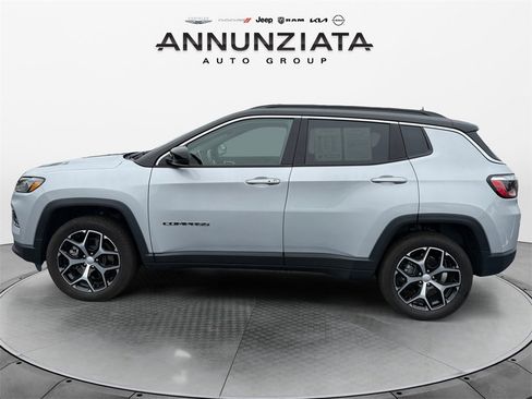 Used 2024 Jeep Compass Limited image 2