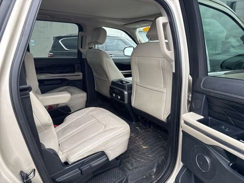 Used 2018 Ford Expedition Max Platinum RWD image 18