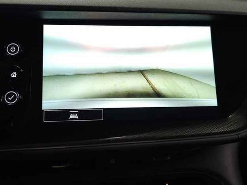 Used 2023 Buick Envision Essence image 28