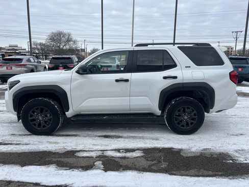 Used 2025 Toyota 4Runner SR5 image 2