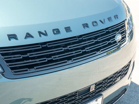 Used 2024 Land Rover Range Rover Sport SE AWD/4WD image 16