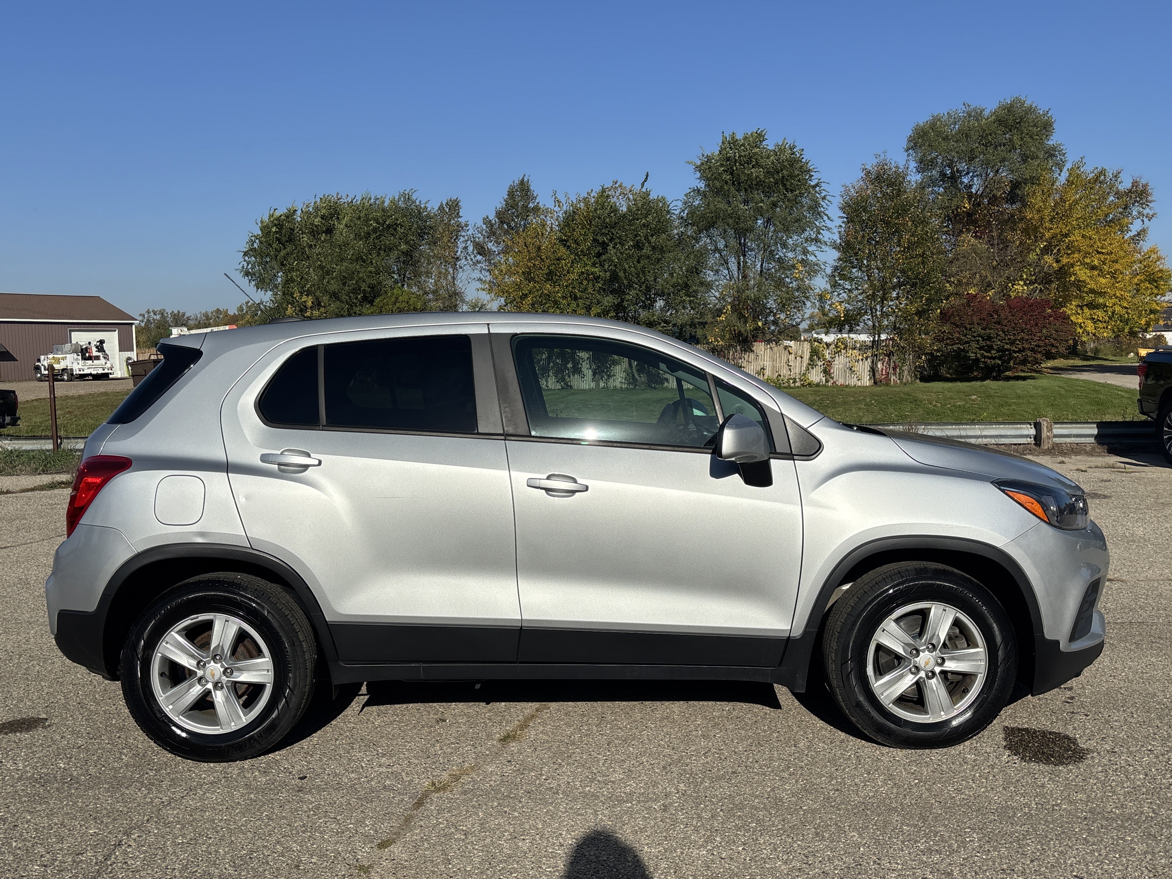 Used 2020 Chevrolet Trax LS w/ Tint and Cruise Package FWD image 3