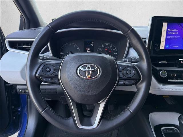 Used 2025 Toyota Corolla SE w/ SE Package FWD image 13