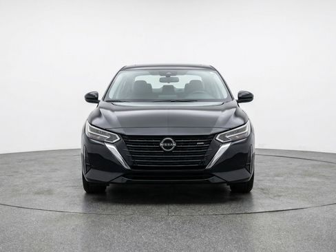 Used 2025 Nissan Sentra SV FWD image 2
