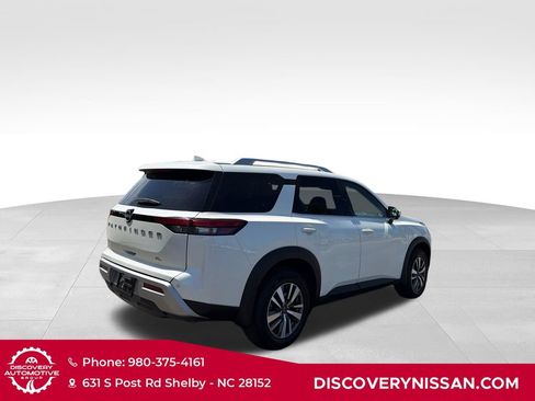 Certified 2024 Nissan Pathfinder SL FWD image 6