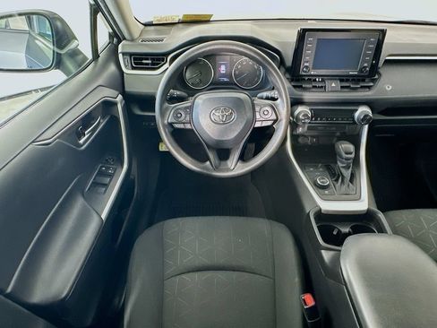 Used 2021 Toyota RAV4 XLE w/ Convenience Package AWD/4WD image 9