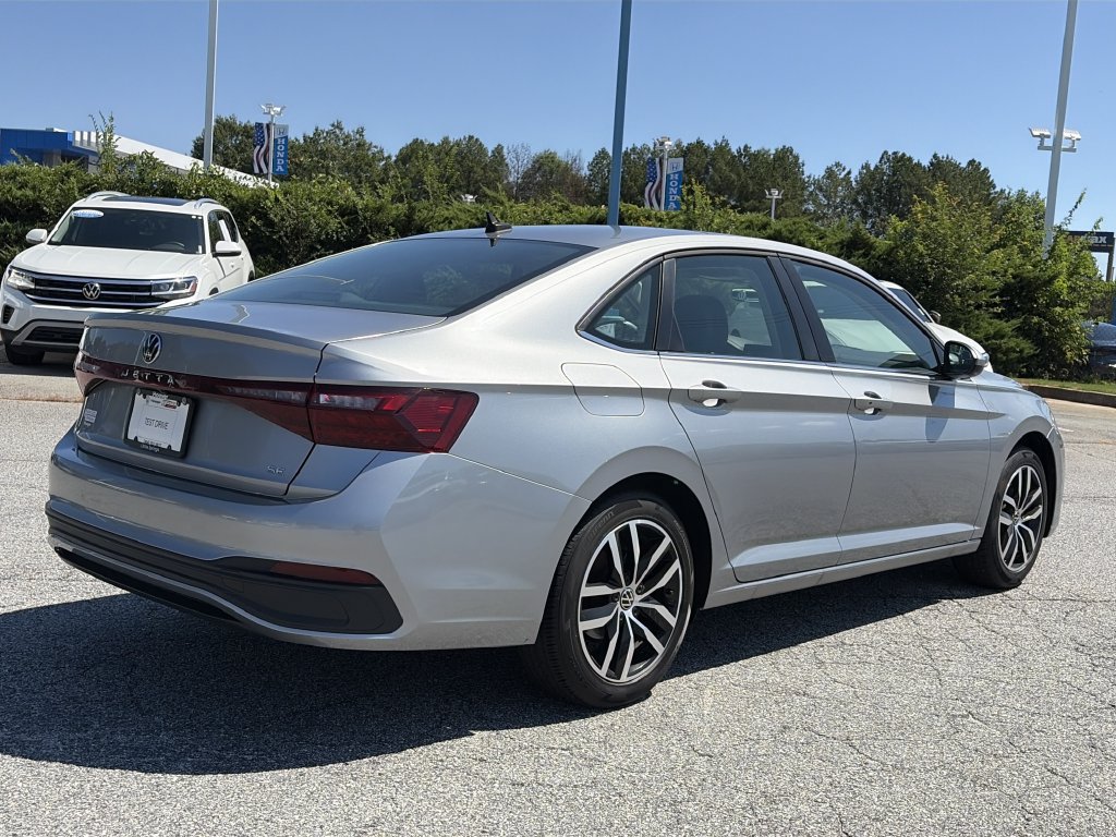 Used 2025 Volkswagen Jetta SE FWD image 21