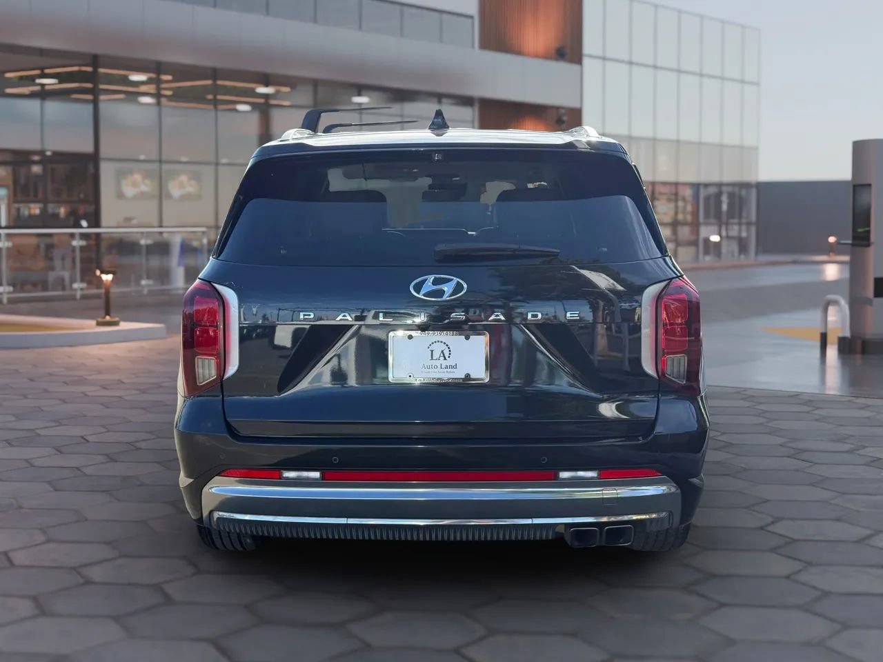 Used 2023 Hyundai Palisade Calligraphy FWD image 5