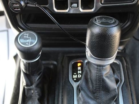 Used 2018 Jeep Wrangler Unlimited Sport S AWD/4WD image 28