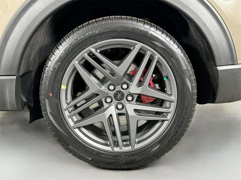 New 2026 Ford Explorer ST w/ Sun And Sound Package image 33