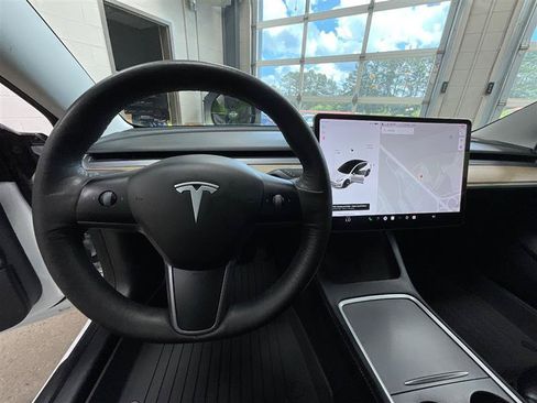 Used 2021 Tesla Model 3 Standard Range Plus RWD image 12