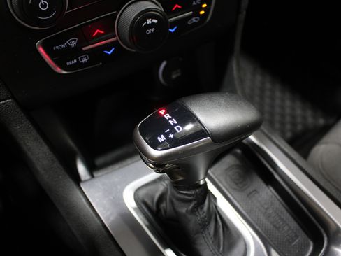 Used 2019 Dodge Charger SXT image 17