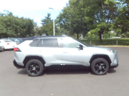 Used 2021 Toyota RAV4 XSE AWD/4WD image 6