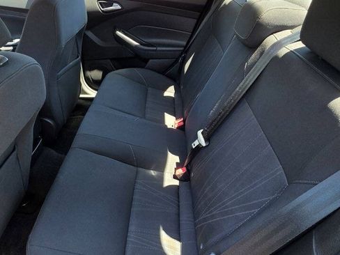 Used 2017 Ford Focus SE FWD image 10