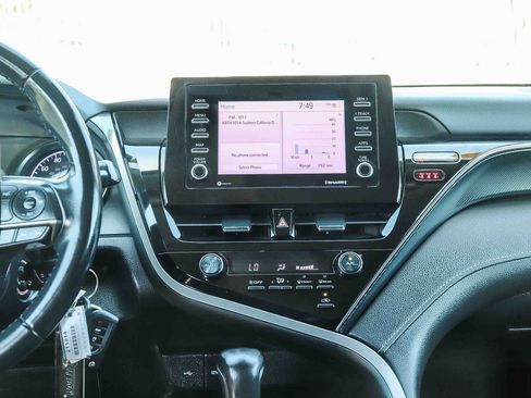 Used 2021 Toyota Camry SE FWD image 16