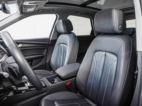 Certified 2023 Audi Q5 2.0T Premium w/ Convenience Package image 11