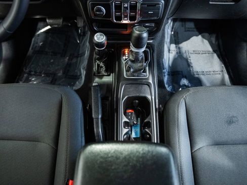 Used 2023 Jeep Wrangler Unlimited image 32