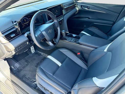 Used 2025 Toyota Camry SE image 25