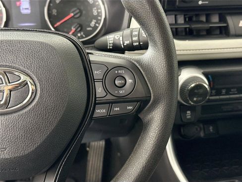 Used 2020 Toyota RAV4 XLE w/ Convenience Package image 17