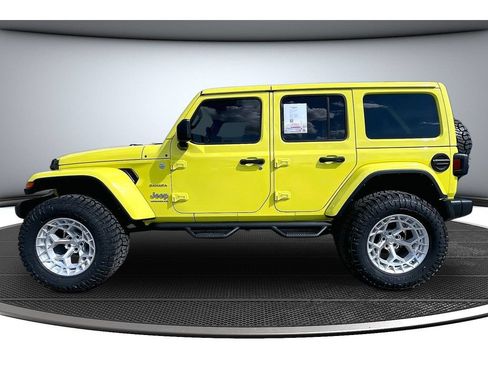 Used 2023 Jeep Wrangler Unlimited Sahara AWD/4WD image 17
