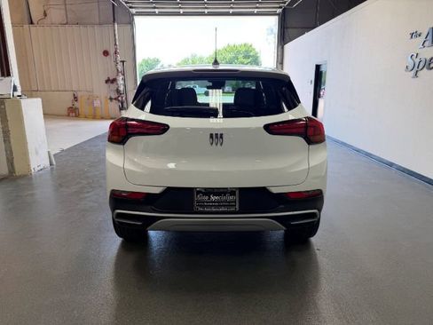 Used 2025 Buick Encore GX Preferred AWD/4WD image 4