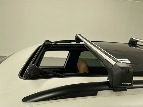 Used 2023 Volkswagen Tiguan SE R-Line image 19