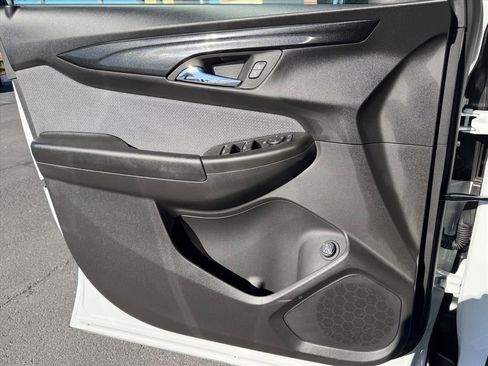New 2026 Chevrolet TrailBlazer LT w/ Convenience Package FWD image 9