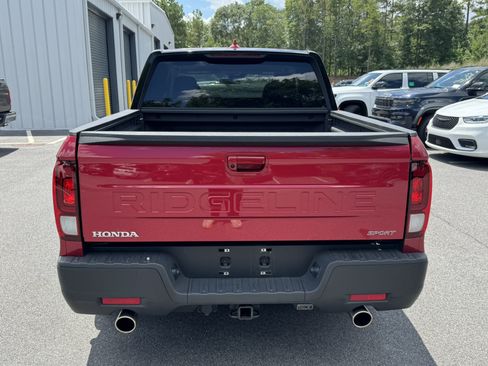 Used 2024 Honda Ridgeline Sport image 6