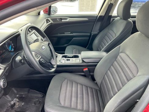 Used 2018 Ford Fusion SE image 11