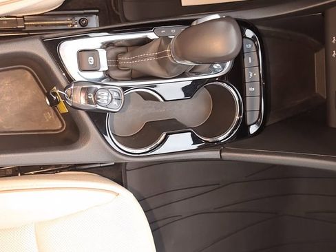 Used 2024 Buick Encore GX Avenir w/ Avenir Convenience Package image 22