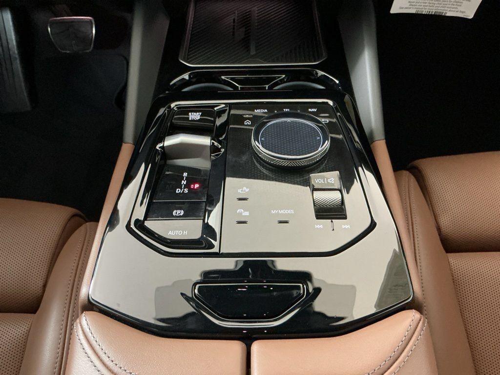 Certified 2025 BMW 530i w/ M Sport Package RWD image 13