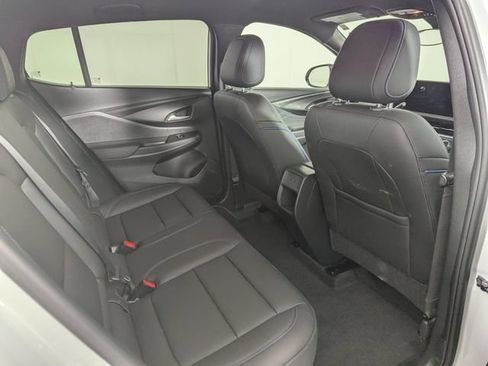 Used 2024 Buick Envista Sport Touring w/ Convenience II Package FWD image 20
