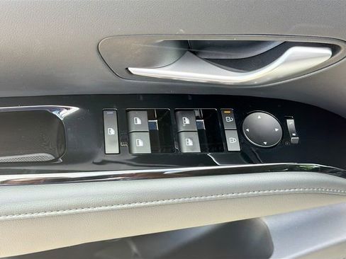 New 2026 Hyundai Tucson Limited FWD image 18