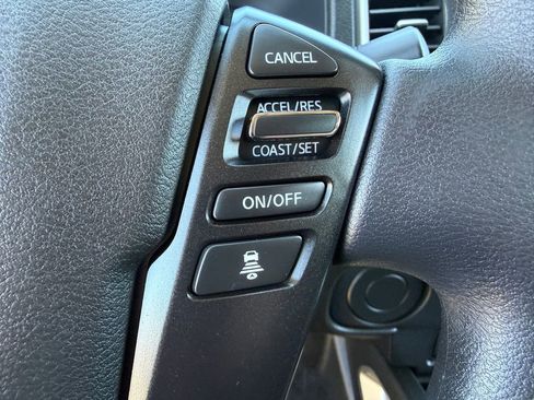 Used 2023 Nissan Frontier SV w/ Technology Package RWD image 22
