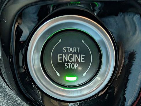 Used 2022 Chevrolet Silverado 1500 ZR2 image 25