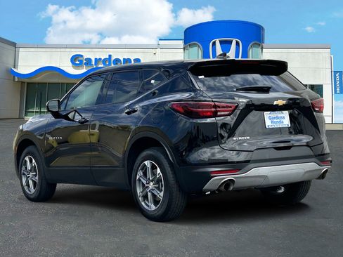 Used 2025 Chevrolet Blazer LT FWD image 4
